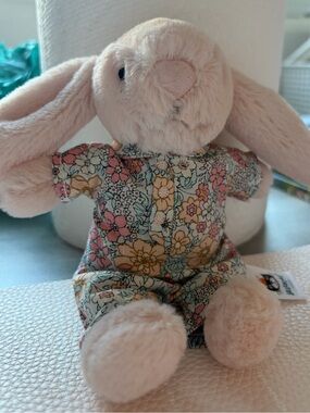 BNWOT Jellycat Bedtime Blush Blossom Bunny Small